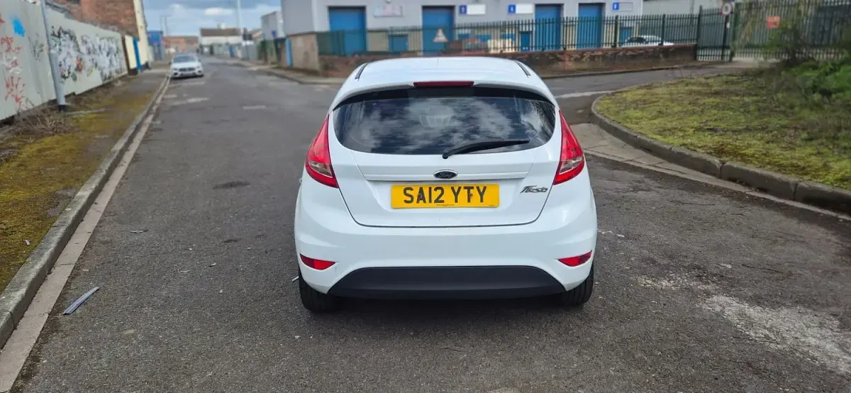 Used Ford Fiesta 82 HP (60 kW) 2012 White Hatchback