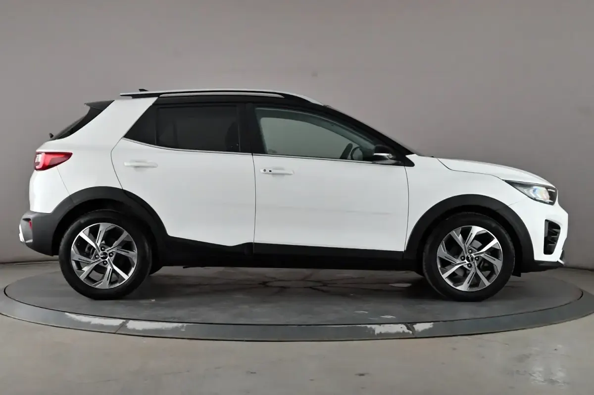 Used Kia Stonic GT-Line S 118 HP (86 kW) 2023 White SUV