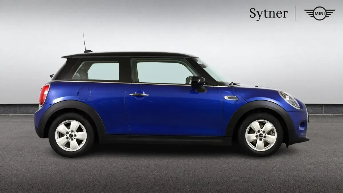 Usado Mini Cooper Classic 134 HP (98 kW) 2020 Azul Citadino