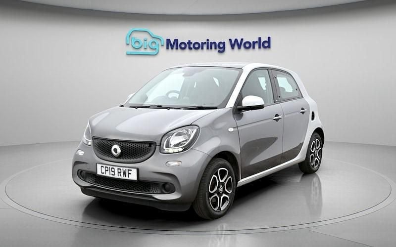 Used Smart ForFour Premium 71 HP (52 kW) 2019 Silver Hatchback
