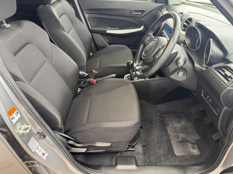 Usado Suzuki Swift 83 HP (61 kW) 2020 Prateado Citadino