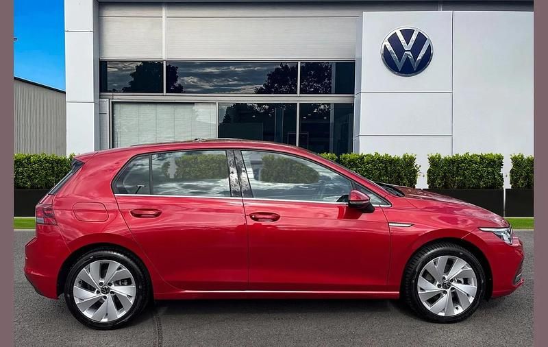 Used VW Golf VIII Style 147 HP (108 kW) 2023 Red Hatchback