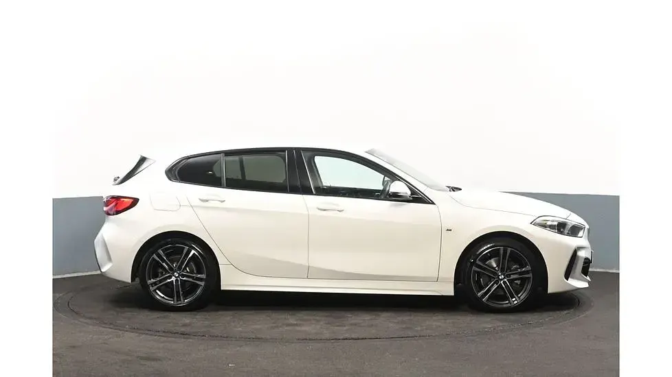Used BMW 118 M Sport 134 HP (98 kW) 2023 White