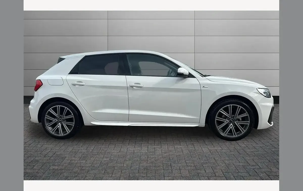 Used Audi A1 S-Line 95 HP (69 kW) 2026 White SUV