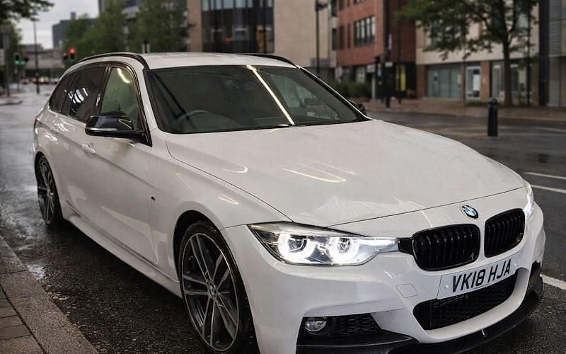 Used 2019 BMW 320 M Sport Estate | £12,995 (Good price) - Image 1/1