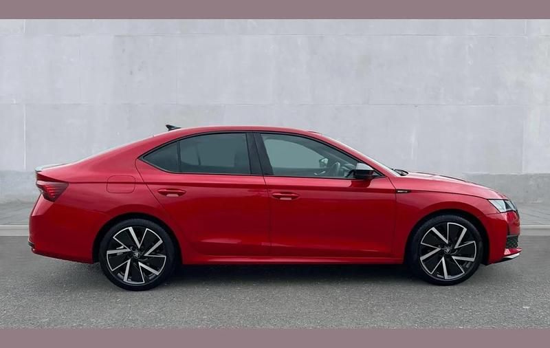 Used Skoda Octavia SportLine 147 HP (108 kW) 2025 Red Hatchback