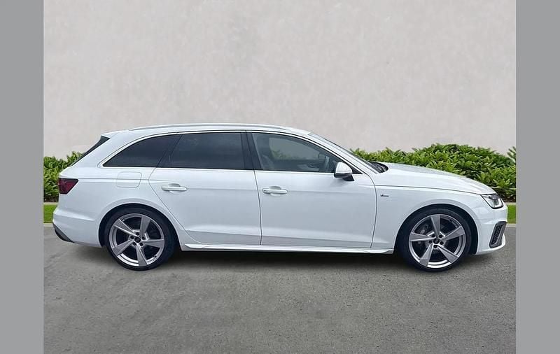 Begagnad Audi A4 S-Line 204 HK (150 kW) 2024 Vit Kombi