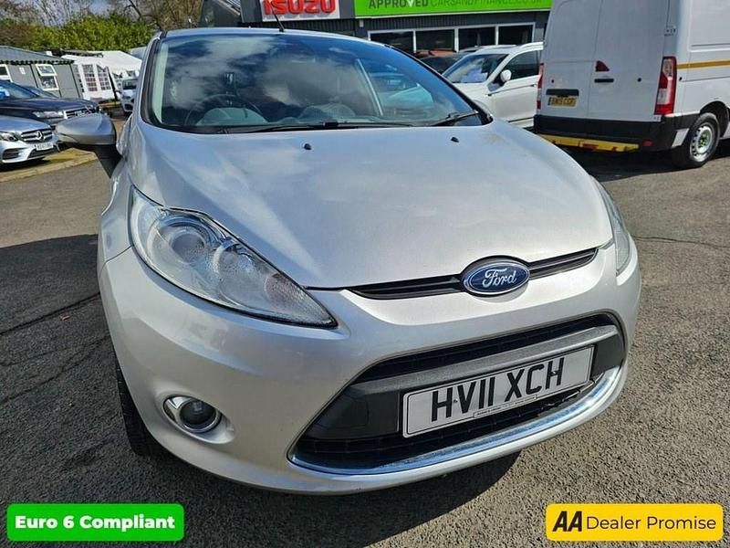 Used Ford Fiesta Titanium 94 HP (69 kW) 2011 Silver Hatchback