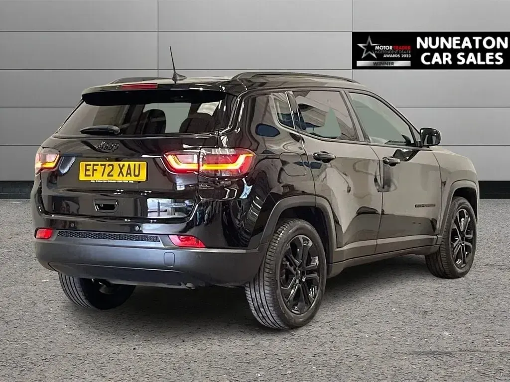 Usado Jeep Compass Night Eagle 130 CV (95 kW) 2023 Negro SUV