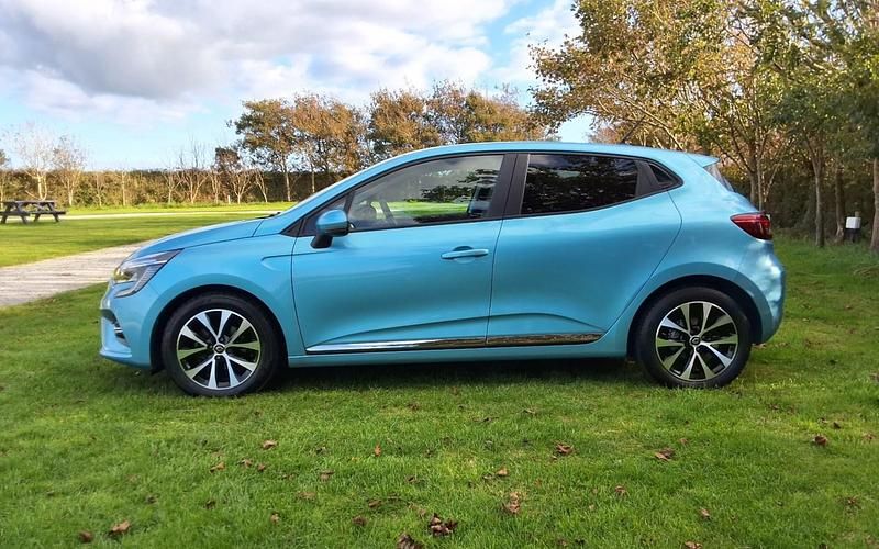 Used Renault Clio IV Iconic 100 HP (73 kW) 2019 Blue Hatchback