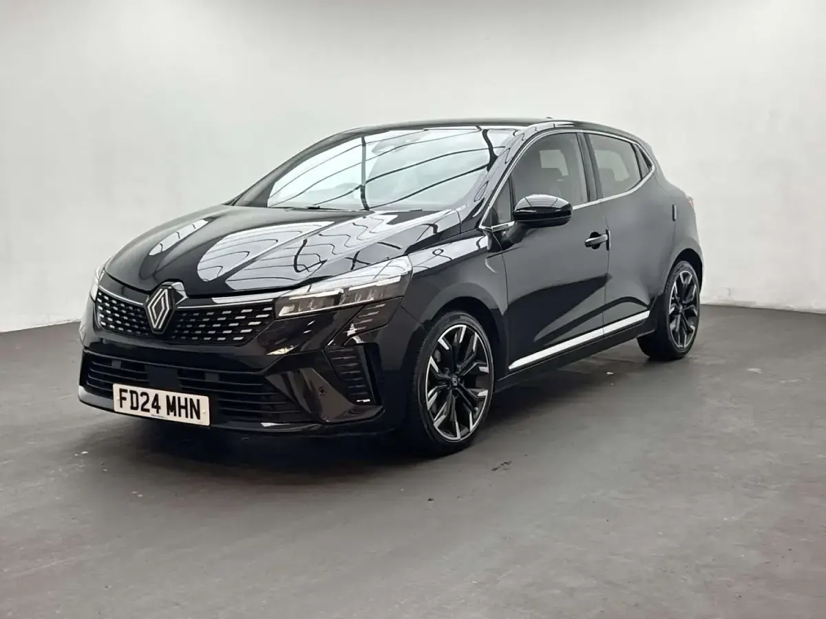 Used Renault Clio V Techno 140 HP (102 kW) 2024 Black Hatchback