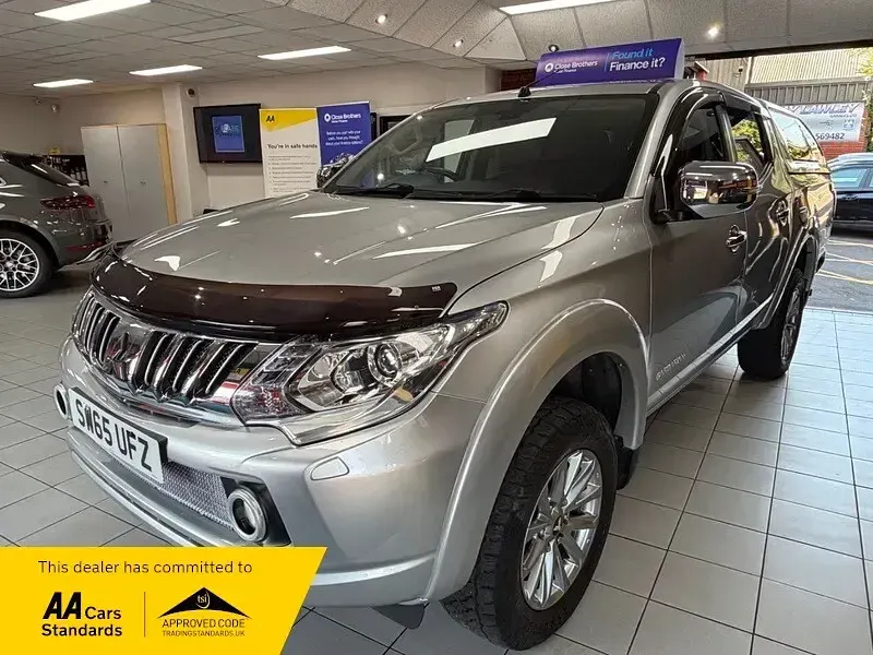 Used Mitsubishi L200 178 HP (130 kW) 2015 Silver Pickup