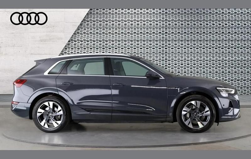 Usado Audi Q8 e-tron Sport 250 kW (340 CV) 2025 Gris SUV