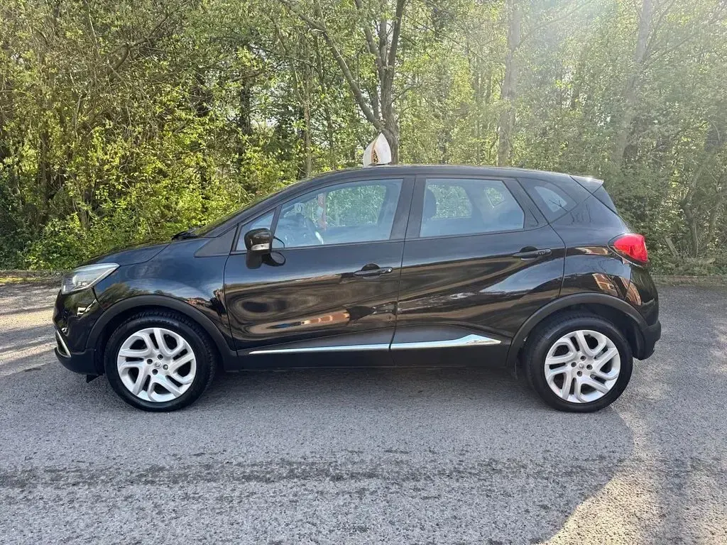 Used Renault Captur Dynamique 90 HP (66 kW) 2013 Black SUV