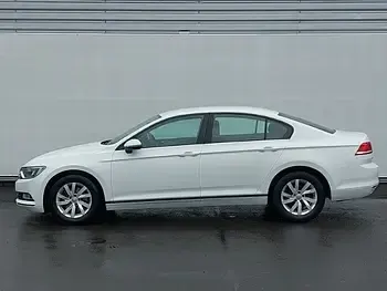 Used VW Passat S 2019 White Sedan