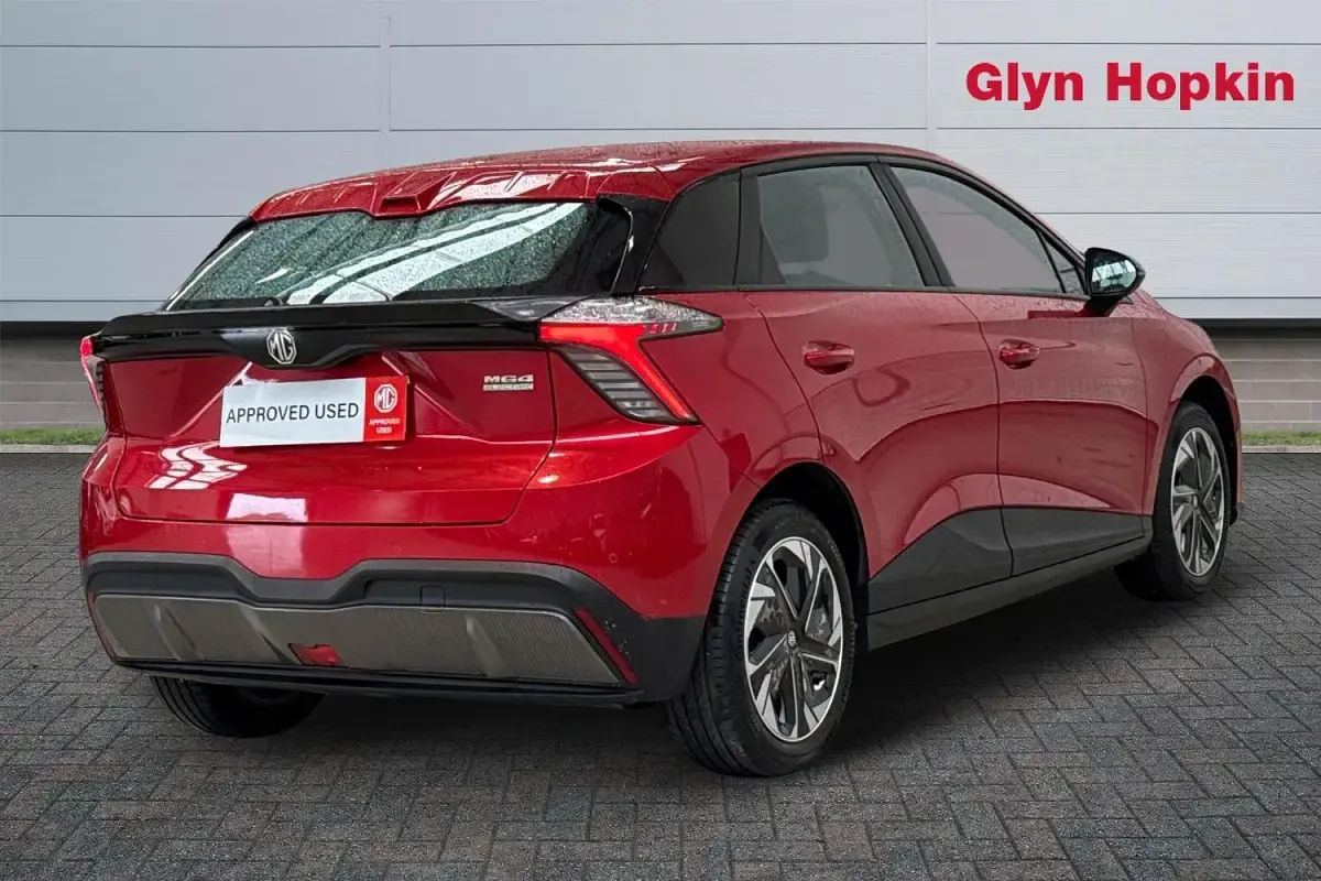 Used MG MG4 EV SE 2023 Red Hatchback