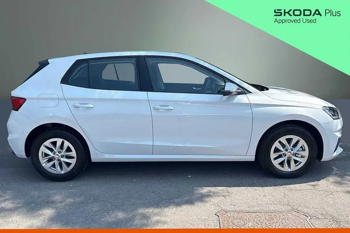 New Skoda Fabia SE 85 HP (62 kW) 2025 Moon white metallic Hatchback