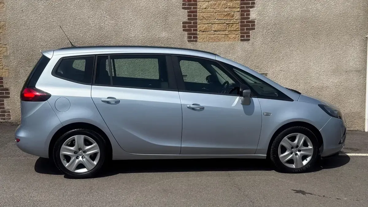 Used Vauxhall Zafira 140 HP (102 kW) 2016 Silver MPV