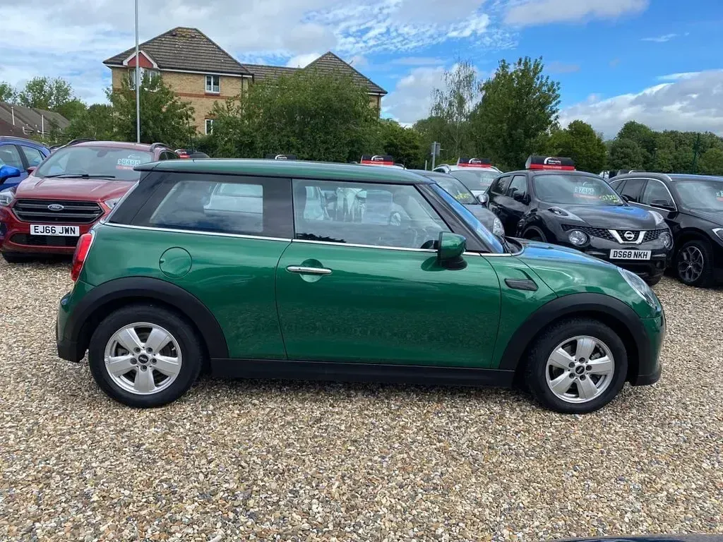 Used Mini Cooper Classic 136 HP (100 kW) 2023 Green Hatchback