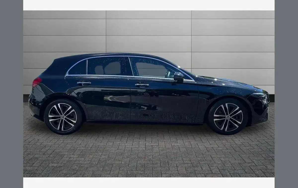 Used Mercedes A180 Executive 148 HP (108 kW) 2025 Black Hatchback