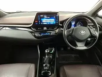Second-hand Toyota C-HR 115 CP (84 kW) 2017 Alb SUV