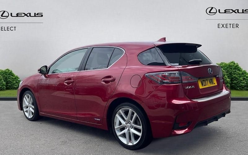 Used Lexus CT200h 136 HP (100 kW) 2017 Red Hatchback