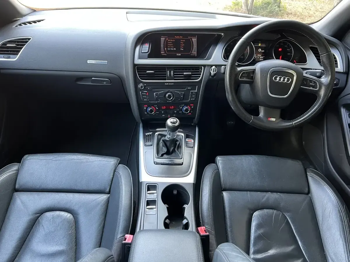 Used Audi A5 Cabriolet S-Line 211 HP (155 kW) 2010 White Cabriolet