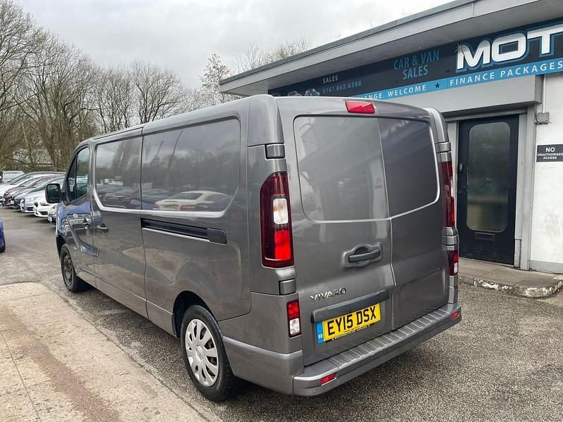 Used Vauxhall Vivaro Sportive 115 HP (84 kW) 2015 Grey MPV