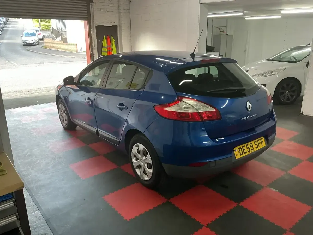 Used Renault Mégane III Expression 2009 Blue Hatchback