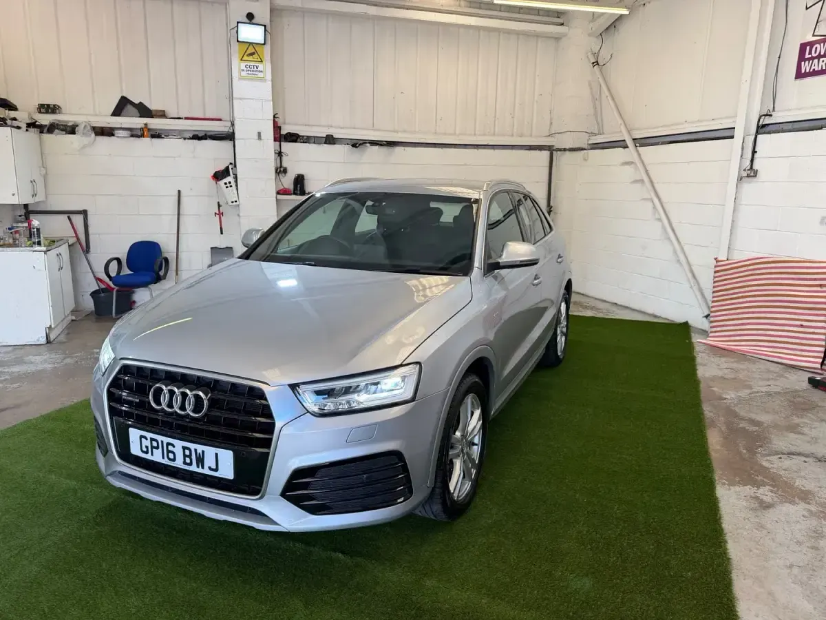 Begagnad Audi Q3 S-Line 180 HK (132 kW) 2016 Silver SUV