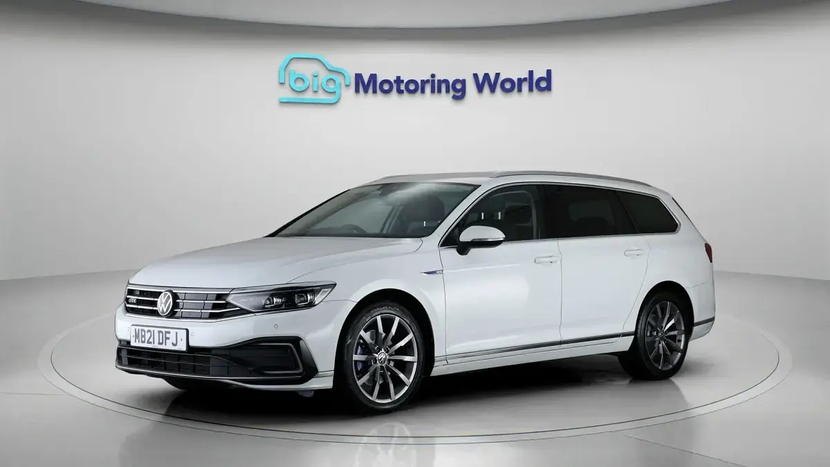 Begagnad VW Passat Advance 218 HK (160 kW) 2021 Vit Kombi