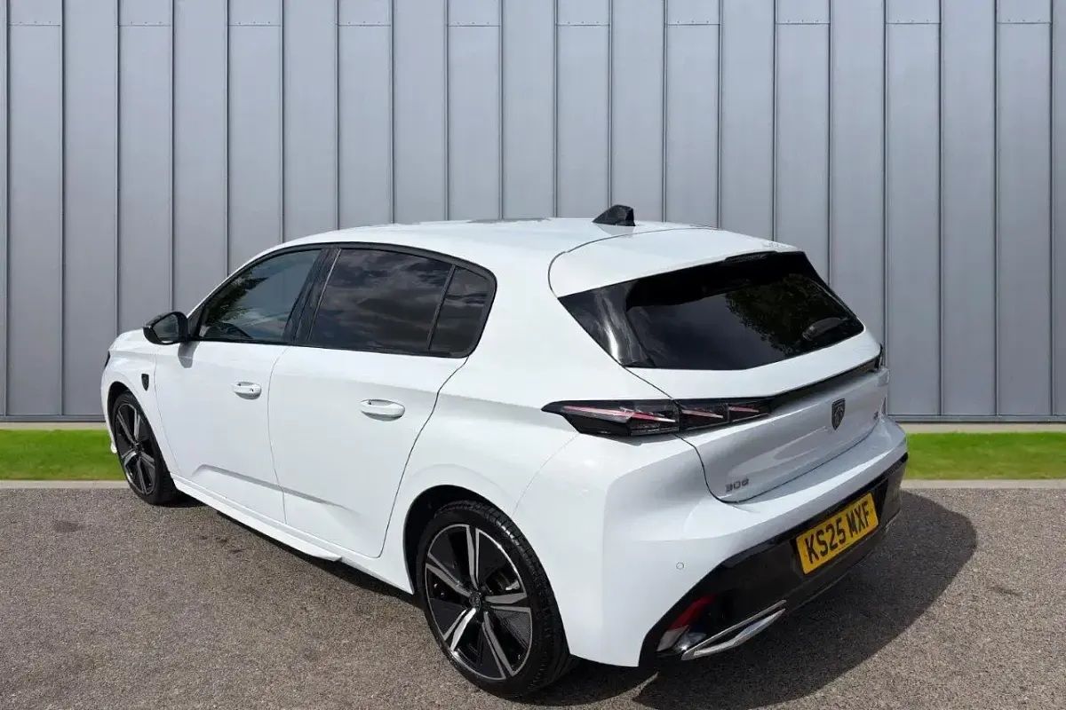 Used Peugeot 308 GT 134 HP (98 kW) 2025 White Hatchback