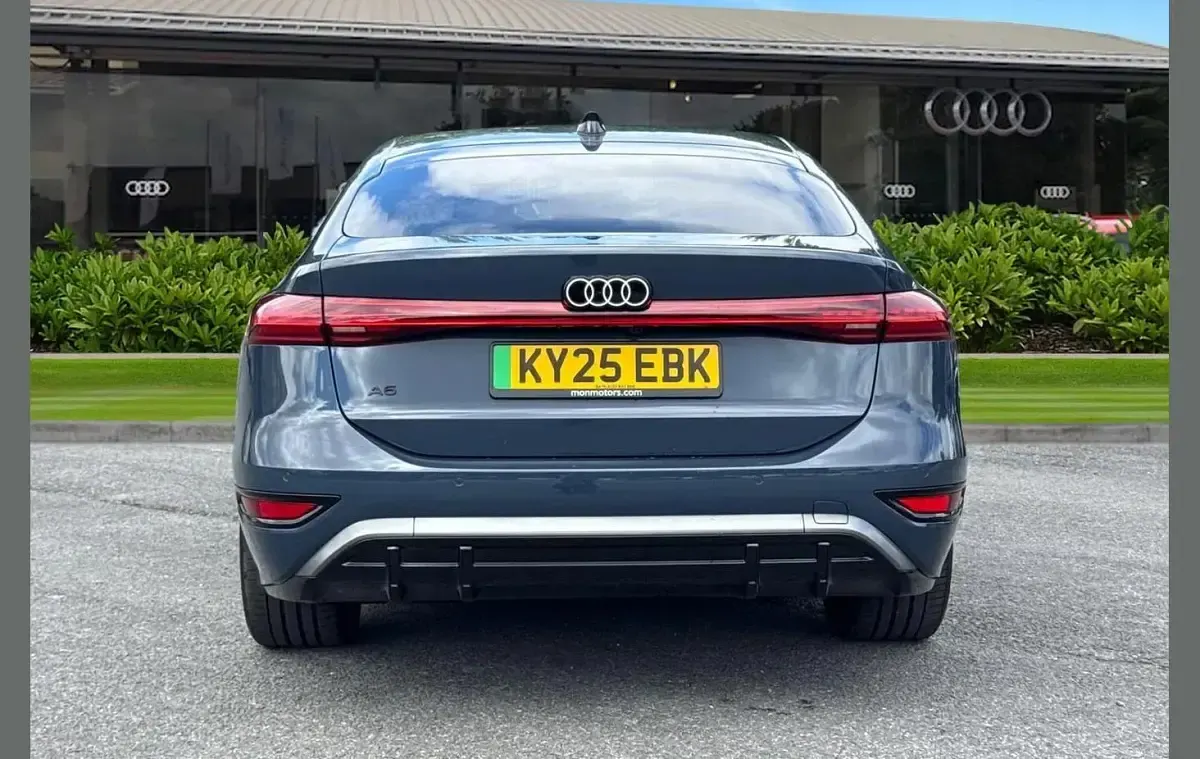 Used Audi A6 e-tron S-Line 266 kW (362 HP) 2025 Blue Hatchback