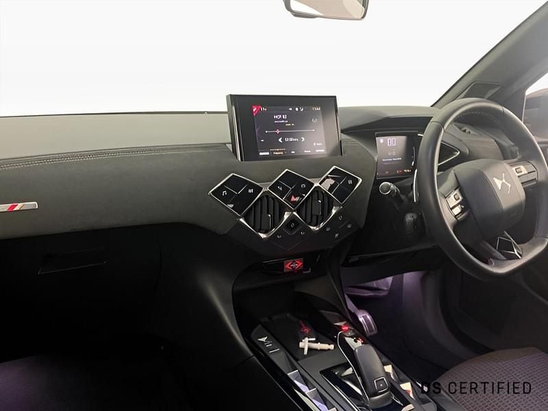 Used DS Automobiles DS3 Crossback Performance 129 HP (94 kW) 2022 White SUV