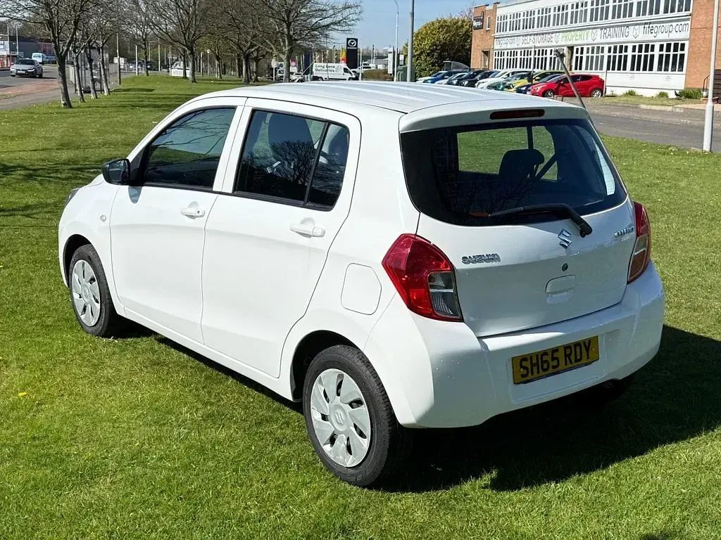 Used Suzuki Celerio 68 HP (50 kW) 2015 White Hatchback