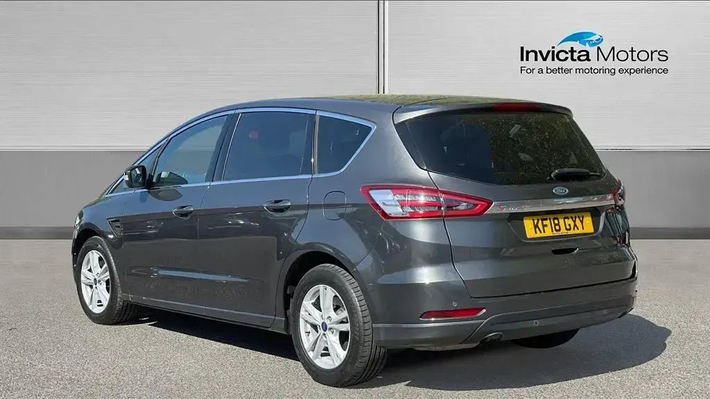 Usado Ford S-MAX Titanium 150 HP (110 kW) 2018 Cinzento Monovolume