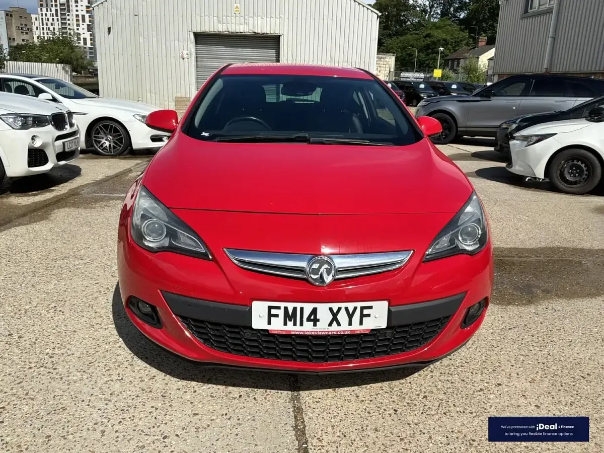Used Vauxhall Astra GTC SRi 140 HP (102 kW) 2014 Red Hatchback