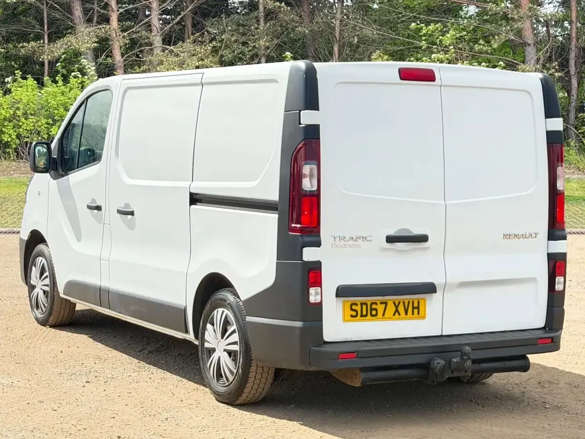 Used Renault Trafic Business 2017 White MPV