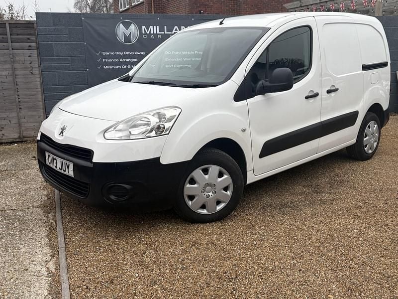 White Used 2013 Peugeot Partner S MPV | £2,999 (Fair price) - Image 1/4