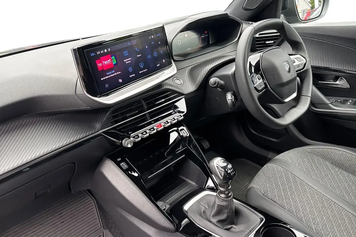Used Peugeot 2008 Allure 131 HP (96 kW) 2023 Grey SUV