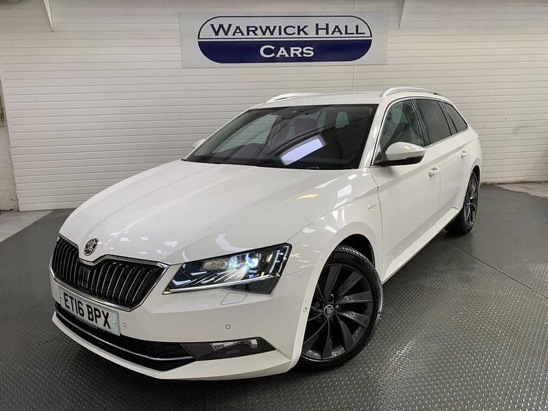 Used Skoda Superb LAURIN & KLEMENT 150 HP (110 kW) 2016 White Estate