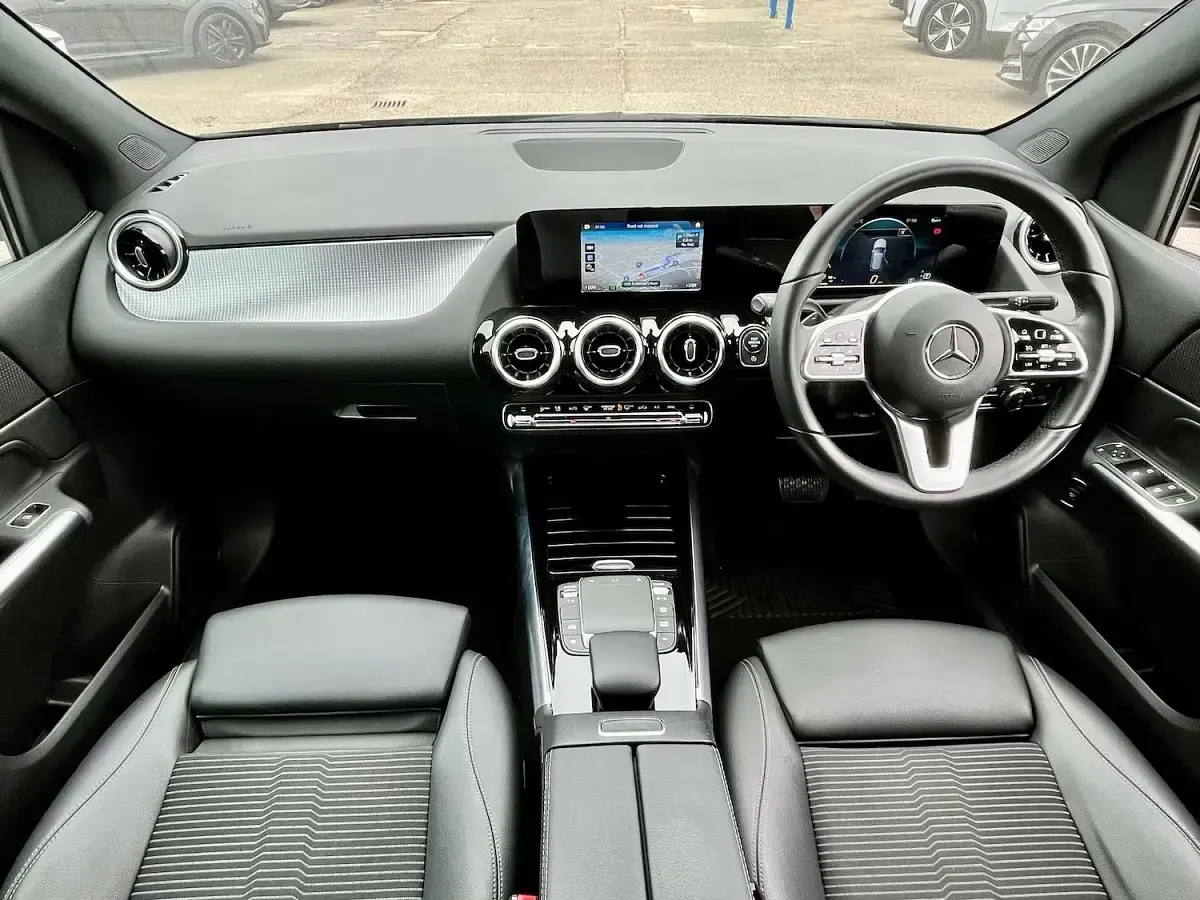 Used Mercedes B200 163 HP (119 kW) 2021 Black Hatchback