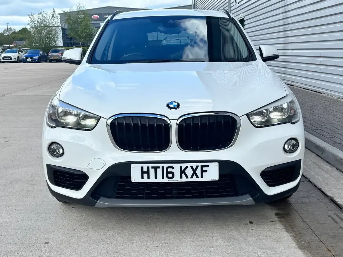 Używany BMW X1 Comfort Edition 150 KM (110 kW) 2016 Biały SUV