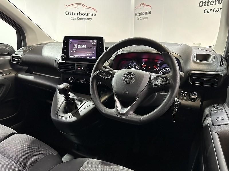 Used Vauxhall Combo Sportive 100 HP (73 kW) 2022 White MPV