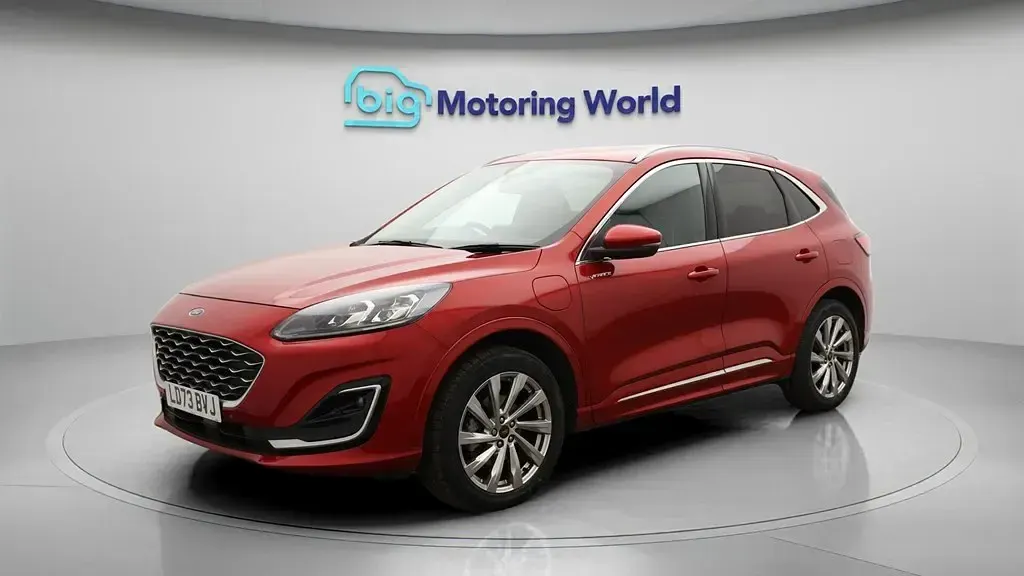 Second-hand Ford Kuga Vignale 225 CP (165 kW) 2024 Roșu SUV
