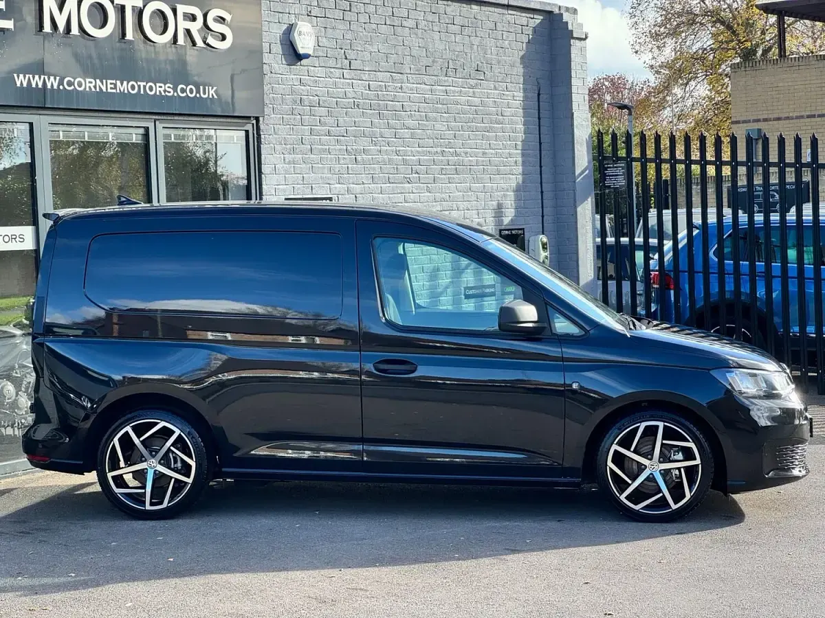 Used VW Caddy 122 HP (89 kW) 2024 Black MPV