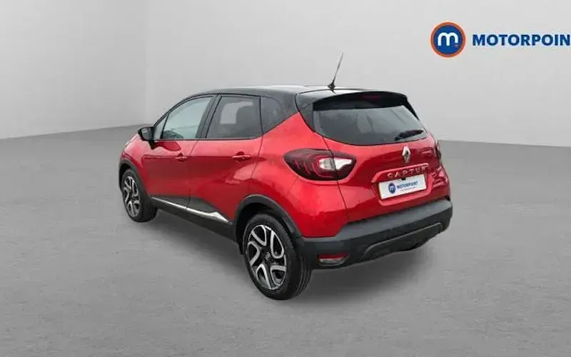 Używany Renault Captur Iconic 90 KM (66 kW) 2019 Czerwony SUV