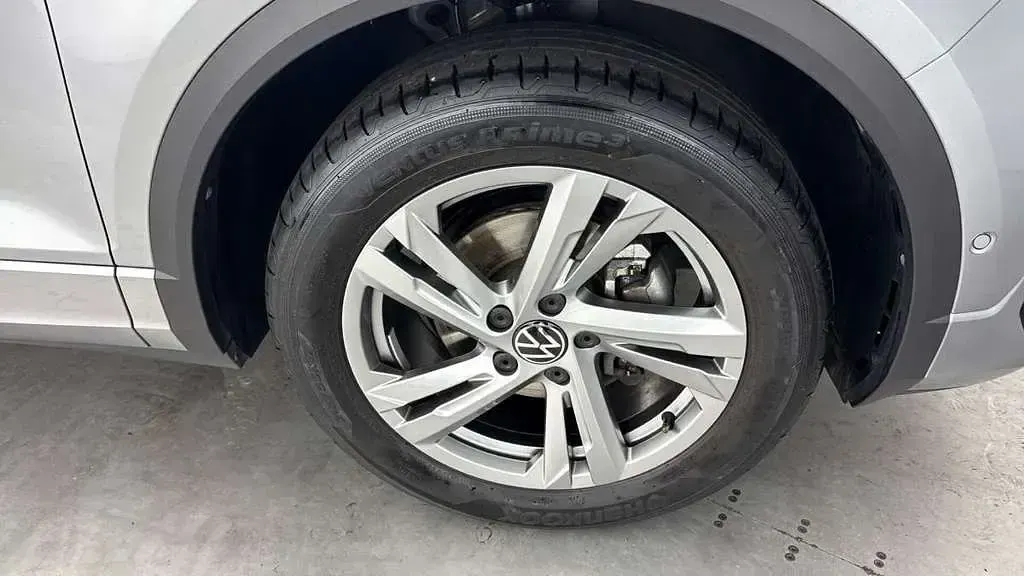 Used VW T-Roc R-line 150 HP (110 kW) 2025 Silver SUV