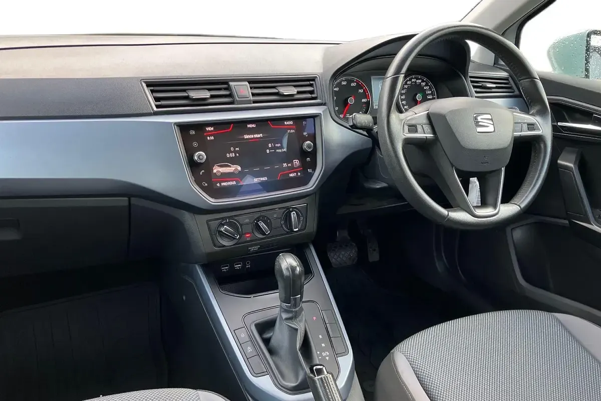 Used Seat Arona SE Technology 116 HP (85 kW) 2020 White SUV