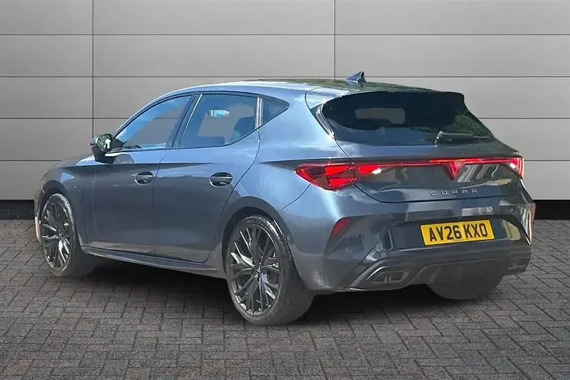 New Cupra Leon 150 HP (110 kW) 2026 Magnetic tech grey Hatchback